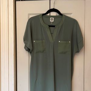 Anne Klein short sleeve blouse